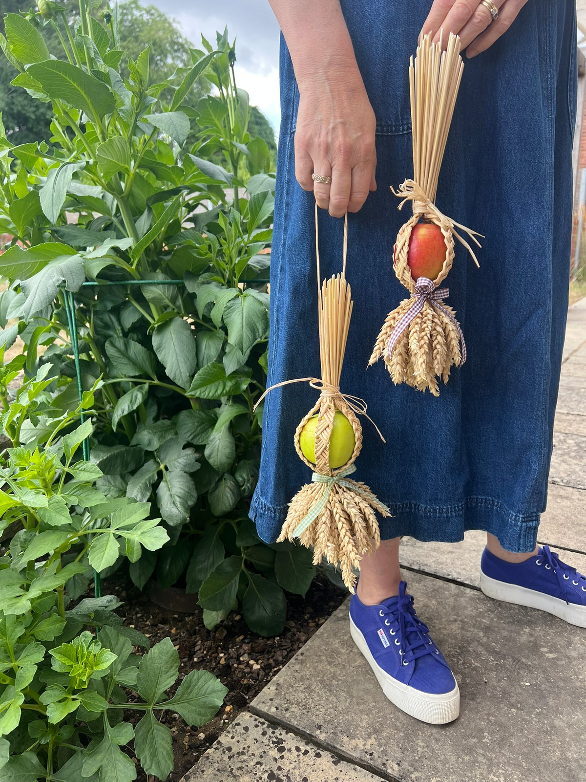 Make a traditional Cumbrian Mell Doll Harvest Trophy with Penny Maltby. 2 hour on line workshop Thursday 1st October 6.30pm – 8.30pm