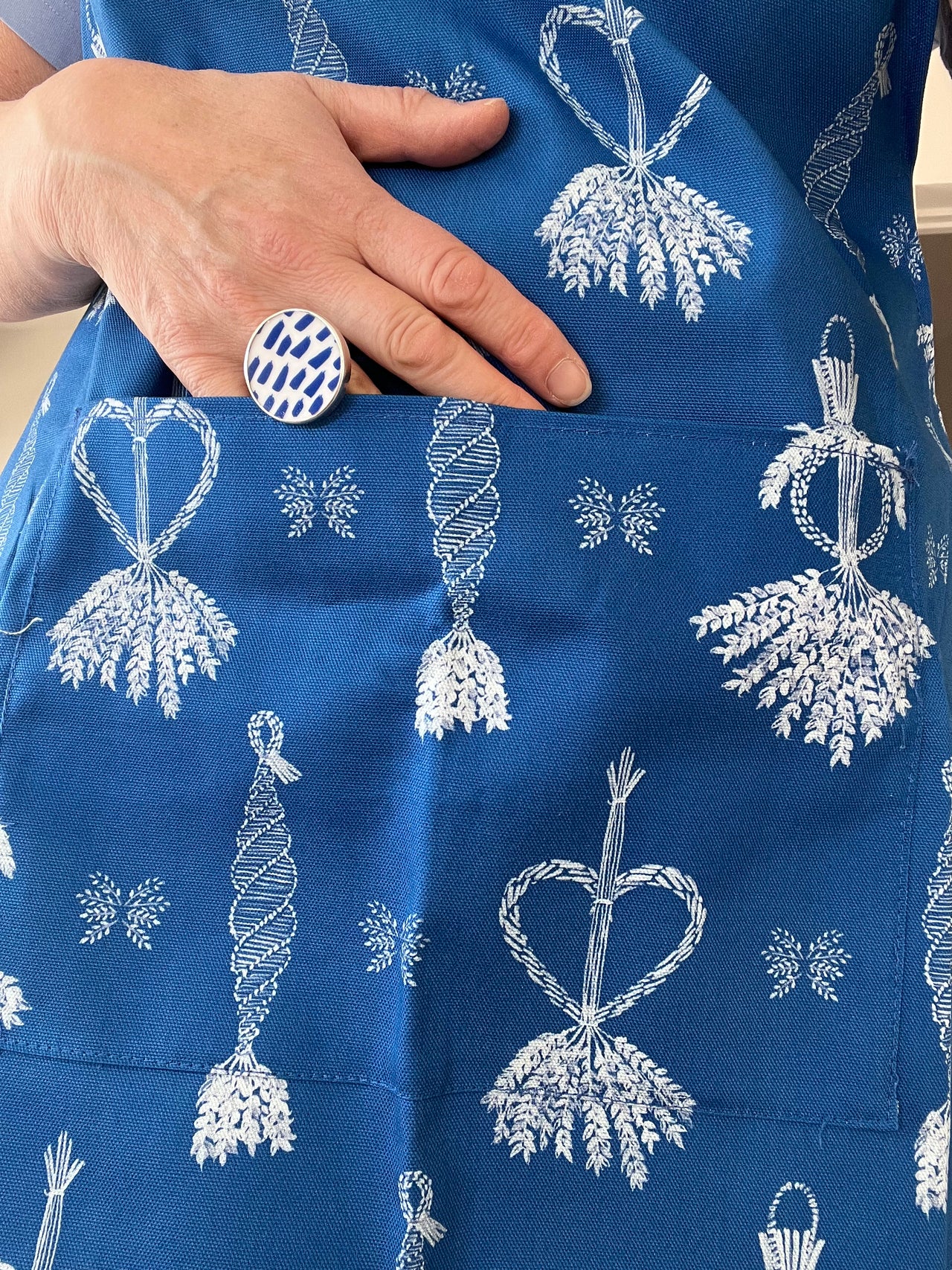 Corn Dolly Pattern No. 1 Indigo Cotton Pocket Apron