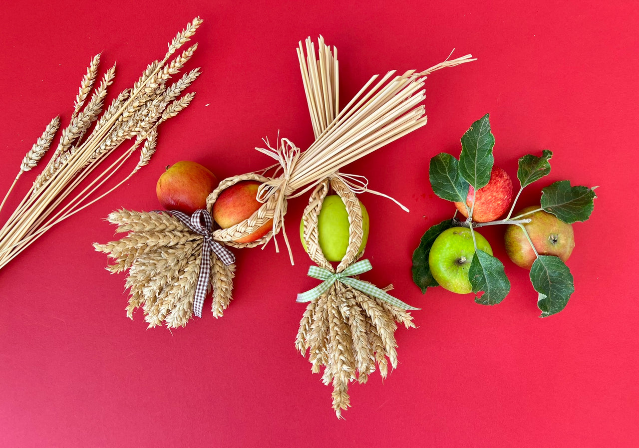 Make a traditional Cumbrian Mell Doll Harvest Trophy with Penny Maltby. 2 hour on line workshop Thursday 1st October 6.30pm – 8.30pm